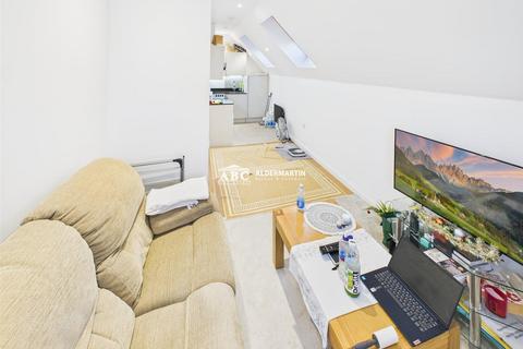 1 bedroom flat for sale, High Street, New Malden