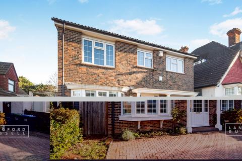 4 bedroom detached house to rent, Croham Park Avenue Beckenham CR2