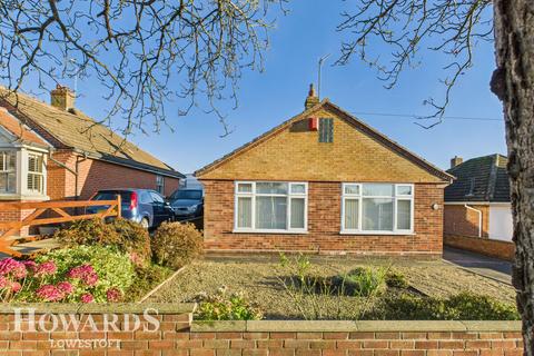 2 bedroom detached bungalow for sale, Clovelly Rise, Lowestoft