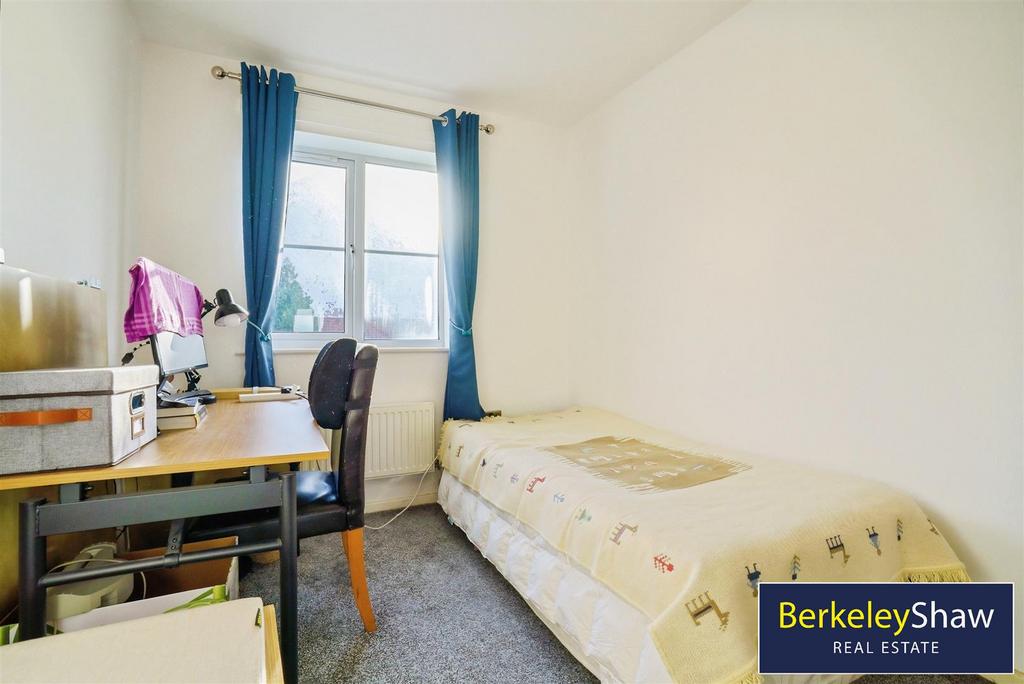 Bedroom 2 (2)