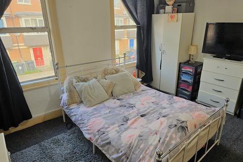 undefined, Skeltons Lane, London E10