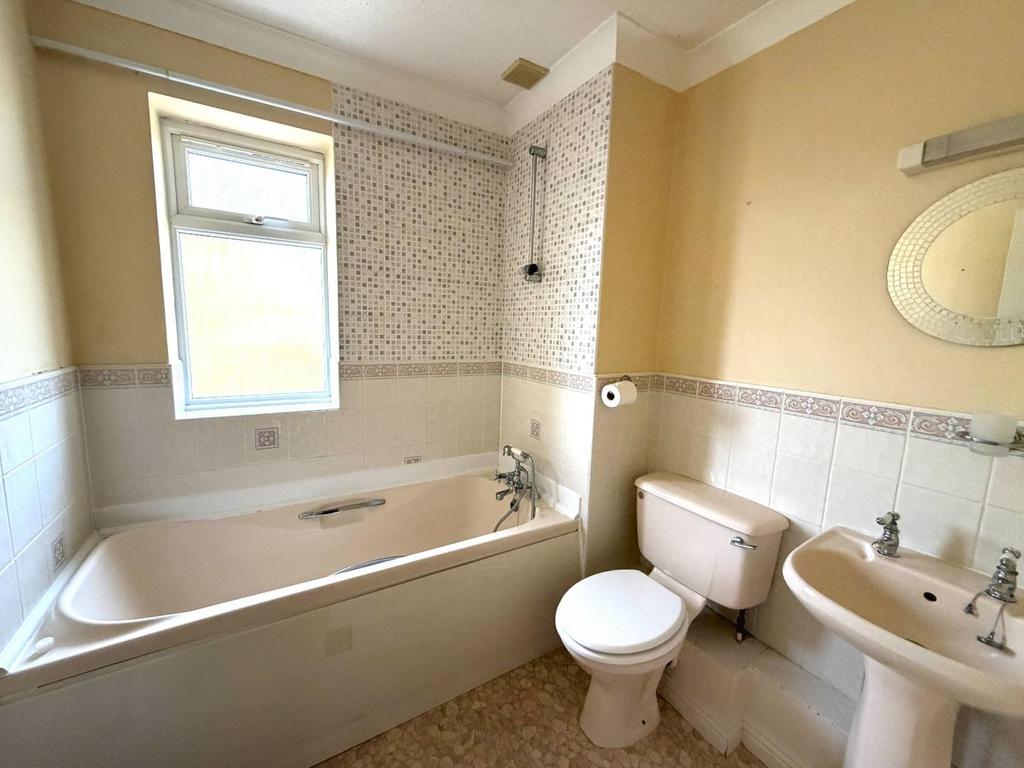 Bathroom.JPG