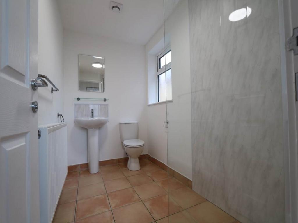 Shower Room WC
