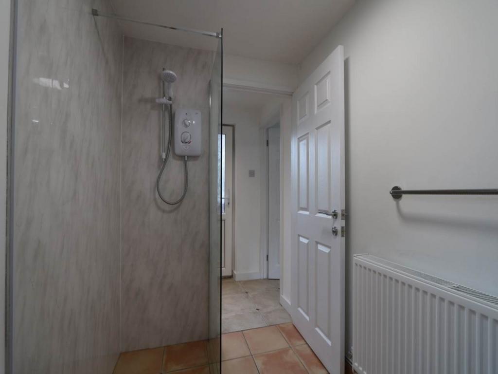 Shower to Lobby
