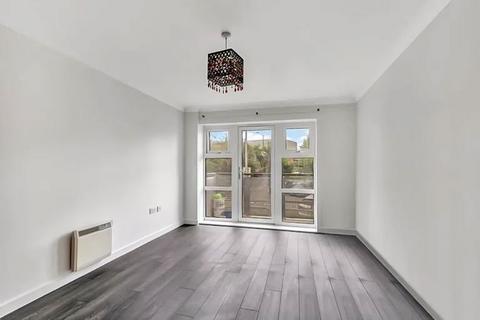 2 bedroom apartment for sale, Priory Heights, Buckingham Avenue, ., Slough, Berkshire, SL1 4NN