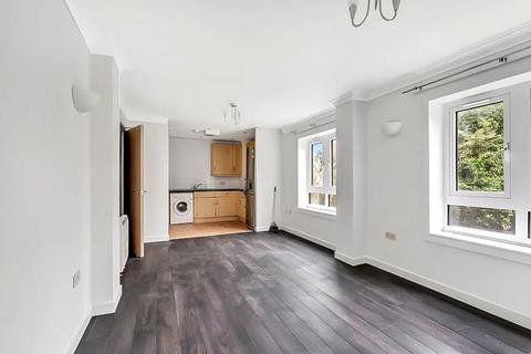 2 bedroom apartment for sale, Priory Heights, Buckingham Avenue, ., Slough, Berkshire, SL1 4NN