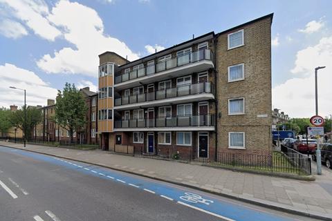 2 bedroom flat for sale, Flat 5, Blake House, York Road, Battersea,, SW11