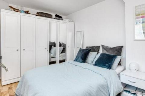 2 bedroom flat for sale, Flat 5, Blake House, York Road, Battersea,, SW11