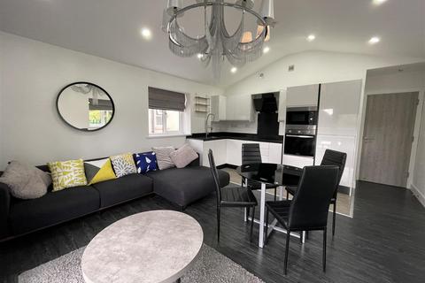 3 bedroom apartment to rent, The Walk, Cardiff