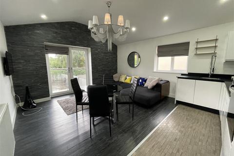 3 bedroom apartment to rent, The Walk, Cardiff