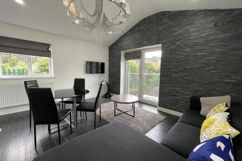 3 bedroom apartment to rent, The Walk, Cardiff