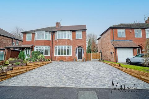 4 bedroom semi-detached house to rent, Greenleach Lane, Worsley, M28