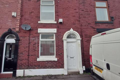 2 bedroom terraced house to rent, Highfield Street, Middleton M24
