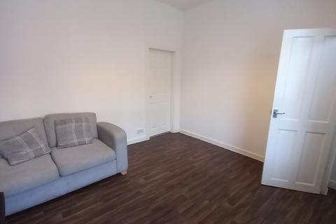 2 bedroom terraced house to rent, Highfield Street, Middleton M24