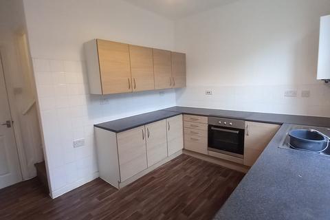 2 bedroom terraced house to rent, Highfield Street, Middleton M24