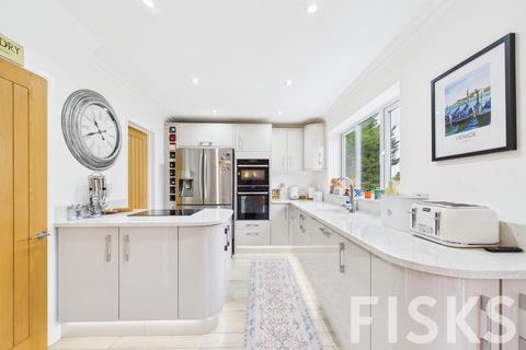 4 bedroom detached house for sale, Glyders, Benfleet, SS7