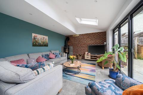 4 bedroom detached house for sale, Tor Road, Farnham, Surrey, GU9
