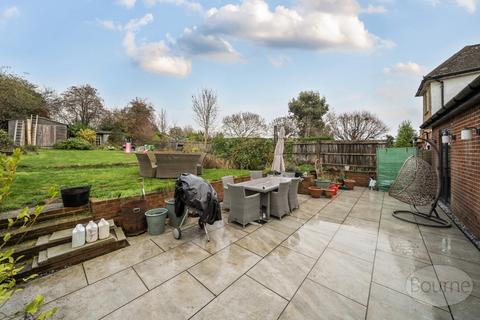 4 bedroom detached house for sale, Tor Road, Farnham, Surrey, GU9
