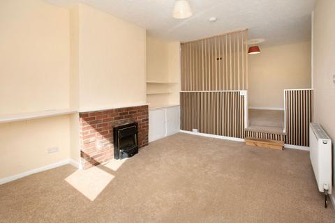 Studio to rent, Bitton Avenue, Teignmouth, TQ14