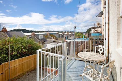 Studio to rent, Bitton Avenue, Teignmouth, TQ14