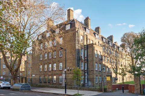 3 bedroom flat for sale, Doddington Grove, London, SE17