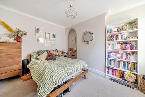 3 bedroom flat for sale, Doddington Grove, London, SE17