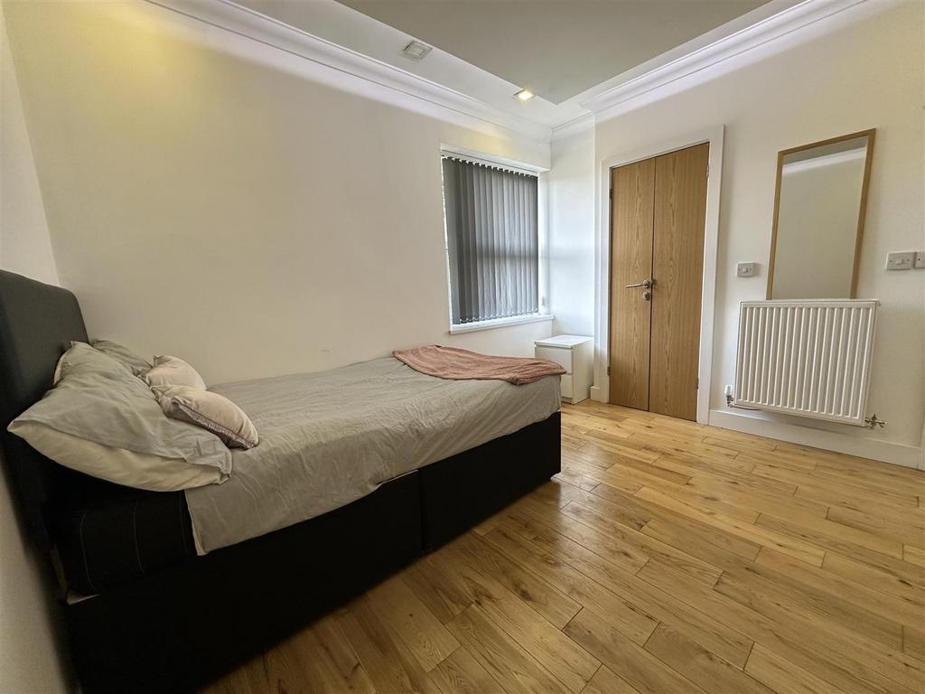 Flat 5 - Bedroom 1.JPEG