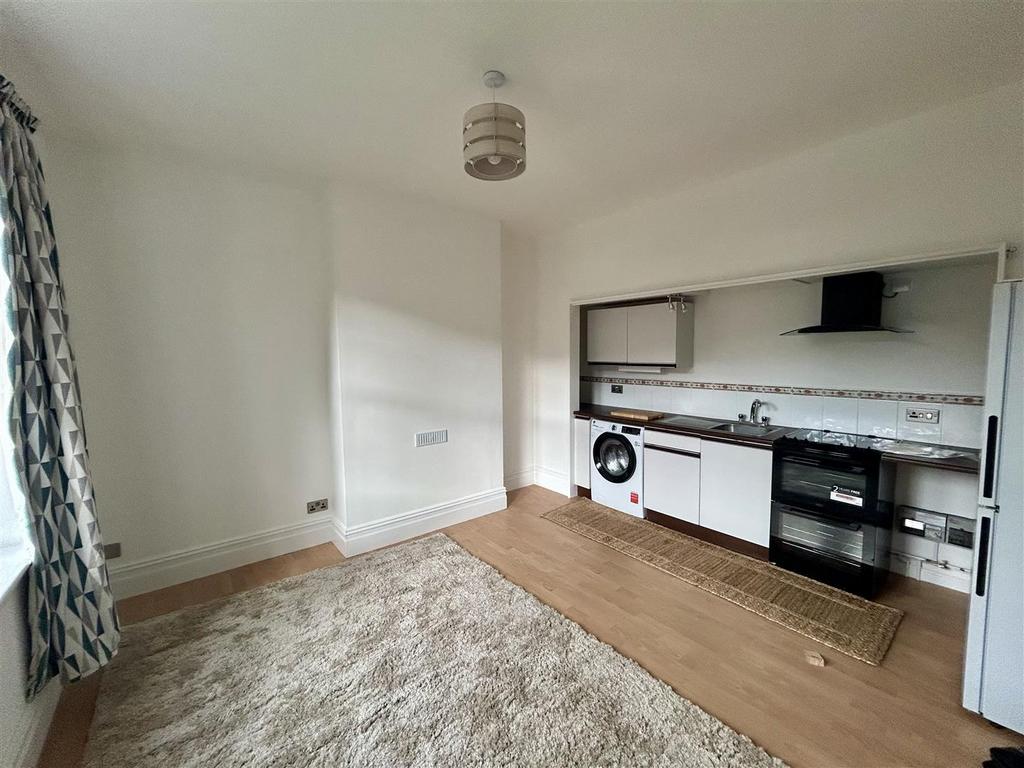 Living room / kitchen