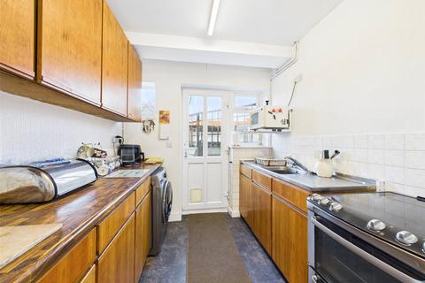 undefined, Gloucester Road, Cheltenham, Gloucestershire, GL51