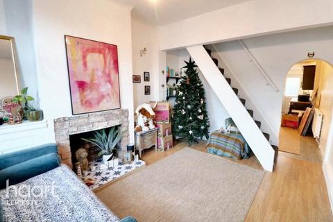 2 bedroom terraced house for sale, Holywell Road, Leicester
