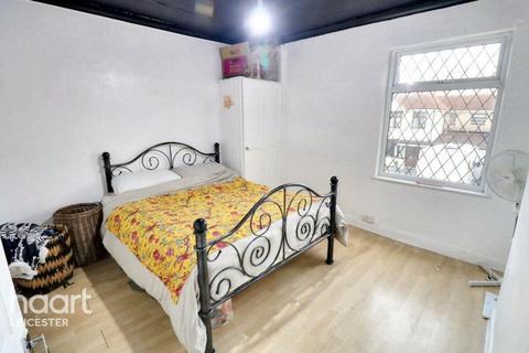 2 bedroom terraced house for sale, Holywell Road, Leicester