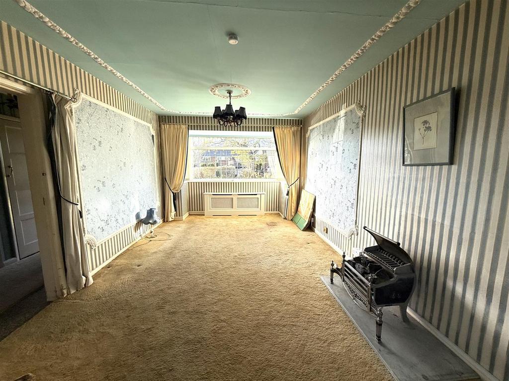 278 long lounge.jpeg