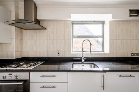 2 bedroom apartment to rent, Woodseer Street, E1
