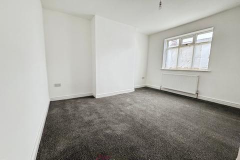 3 bedroom end of terrace house for sale, South Road, Doncaster DN8
