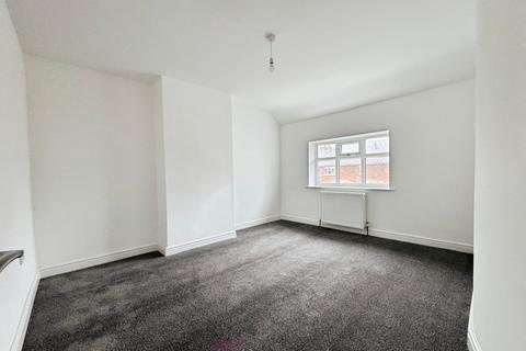 3 bedroom end of terrace house for sale, South Road, Doncaster DN8