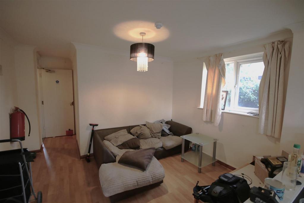 Living Area b.JPG