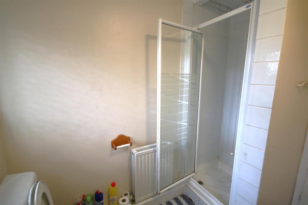 Shower Room b.JPG