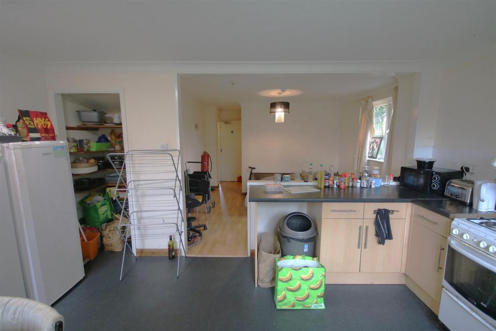 Kitchen b.JPG