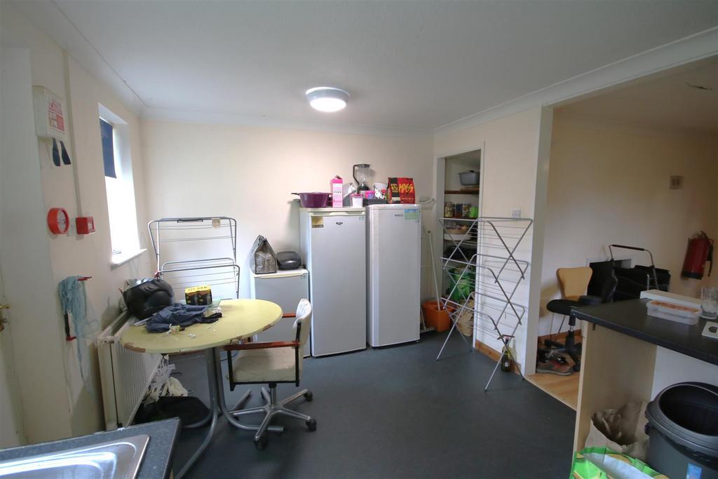 Dining Area.JPG