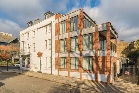 undefined, Stile Hall Parade, London W4