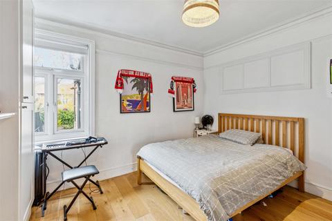 undefined, Beverstone Road, London