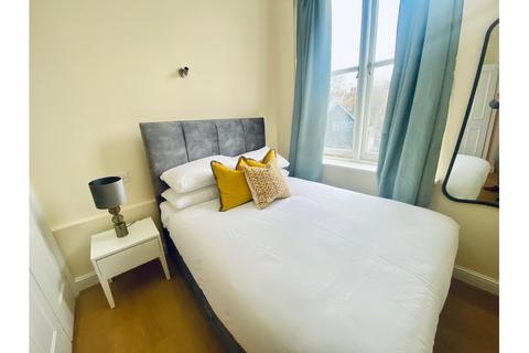 1 bedroom flat to rent, Trebovir Road, Earls Court SW5