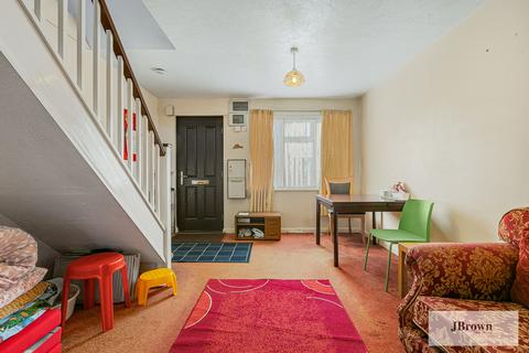 undefined, Heathlands Way, Greater London, TW4