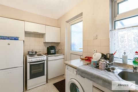 undefined, Heathlands Way, Greater London, TW4