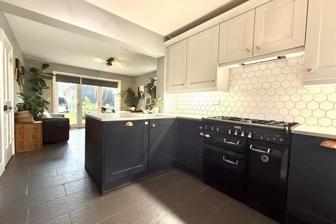 4 bedroom semi-detached house for sale, St. Johns Road, Wallingford