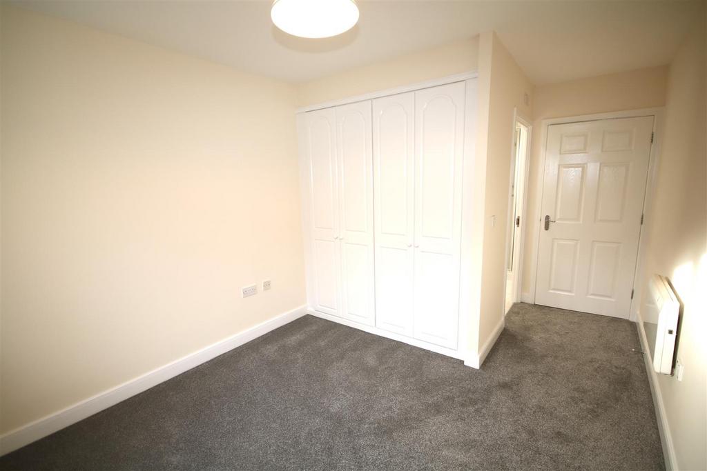 Bedroom 1b.JPG
