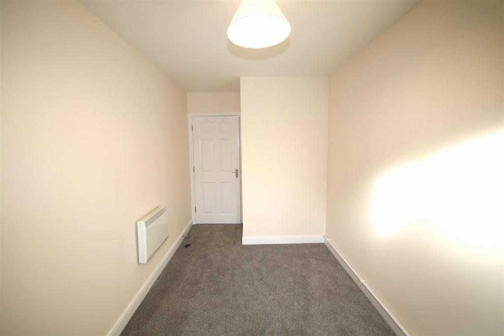 Bedroom 2b.JPG