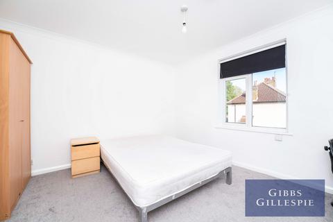 undefined, Manor Waye, Uxbridge, UB8