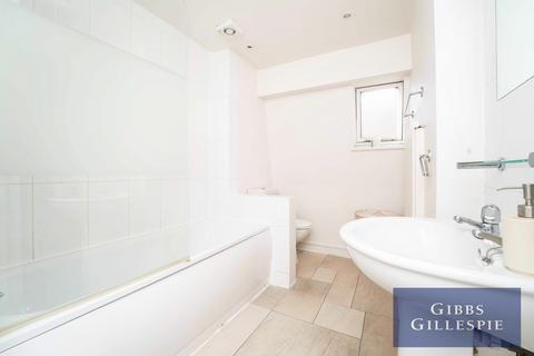 undefined, Manor Waye, Uxbridge, UB8