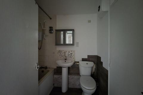 1 bedroom flat for sale, Flat 42 Willow Court, Spring Close, Dagenham, Essex, RM8 1SW